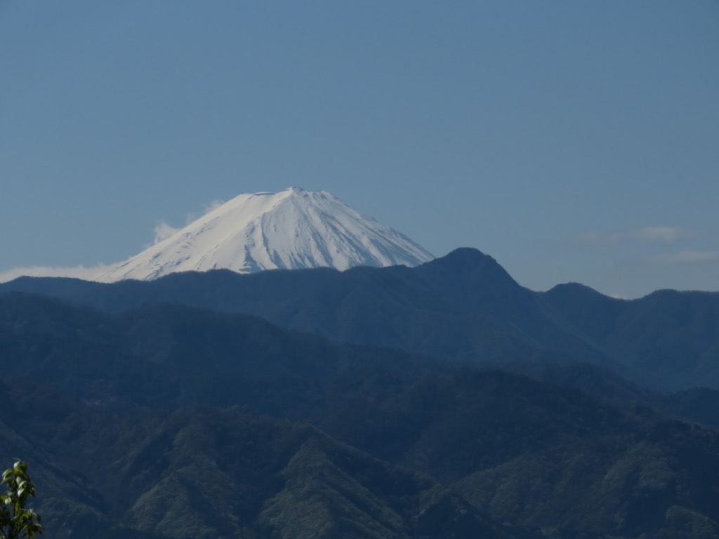 塩ノ山、富士山と釈迦ヶ岳