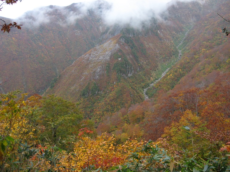 巻機山