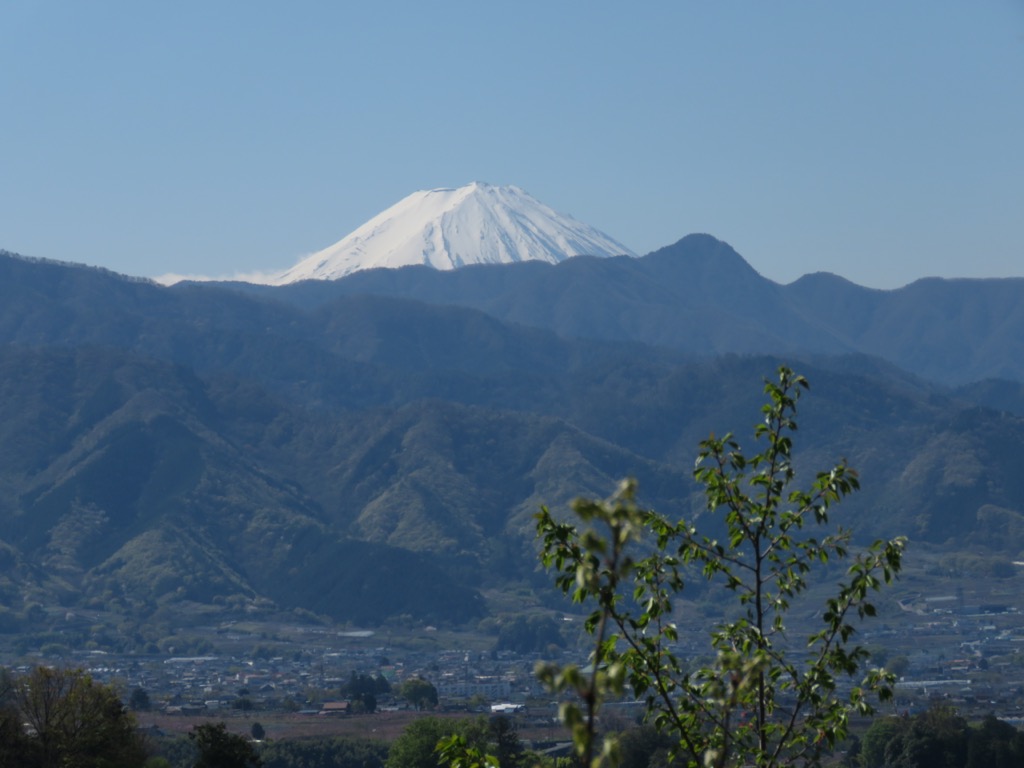 塩ノ山、富士山と釈迦ヶ岳