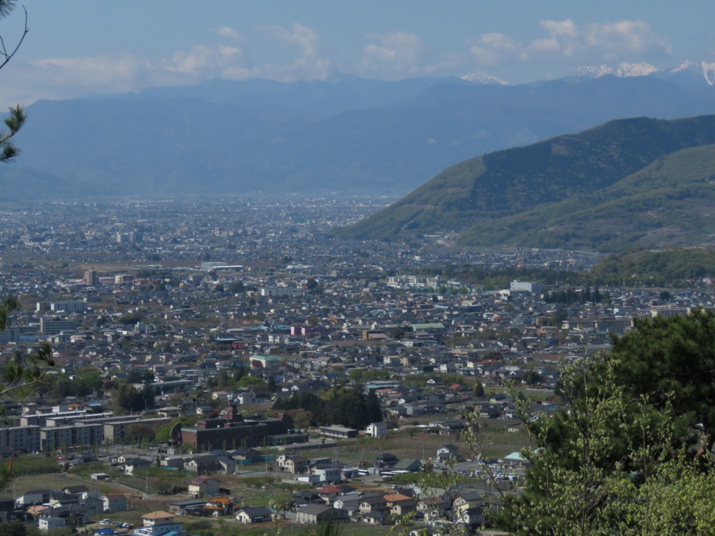 塩ノ山、塩山〜石和の町並み展望