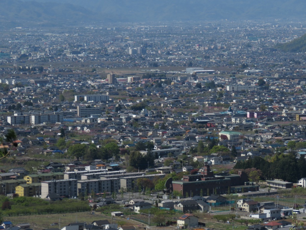 塩ノ山、塩山〜石和の町並み展望