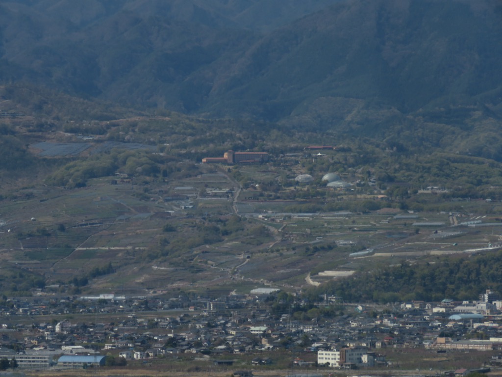 塩ノ山、釈迦堂遺跡博物館、