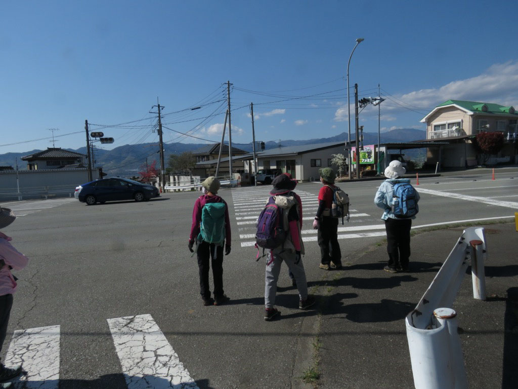 塩ノ山、釈迦堂から石和温泉へ、地蔵堂交差点