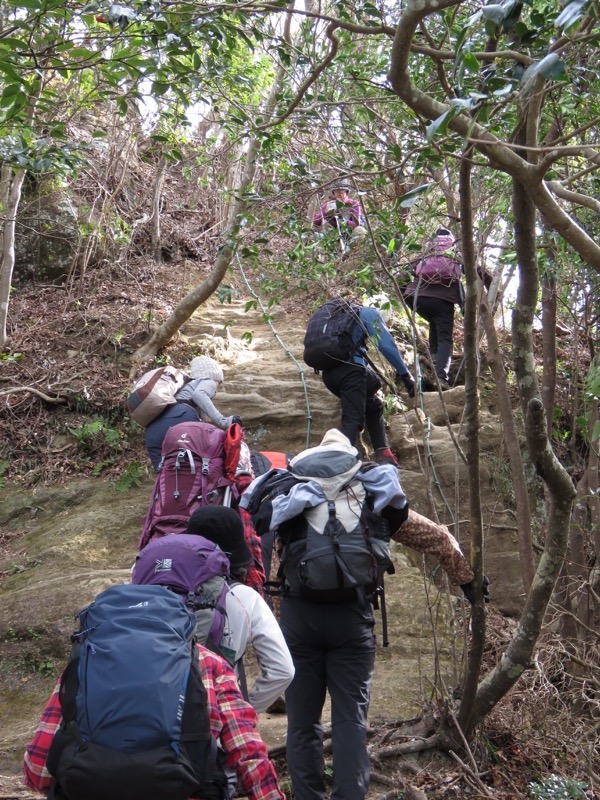 高宕山、山頂下分岐→高宕山、ロープ