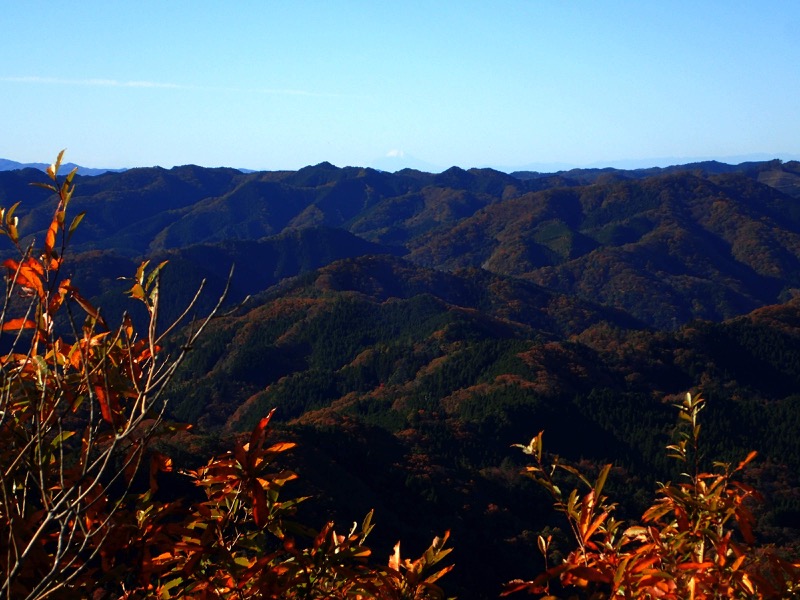 奥久慈・男体山から袋田の滝、奥久慈・男体山、大円地登山口〜山頂、展望岩から