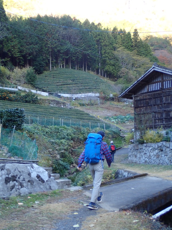 奥久慈・男体山から袋田の滝、奥久慈・男体山、大円地登山口〜山頂、登山口