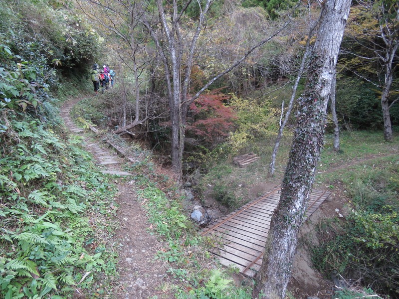 奥久慈・男体山から袋田の滝、奥久慈・男体山、大円地登山口〜山頂、登山口