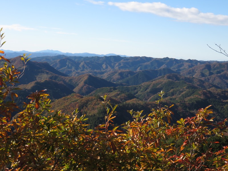 奥久慈・男体山から袋田の滝、奥久慈・男体山、大円地登山口〜山頂、展望岩から