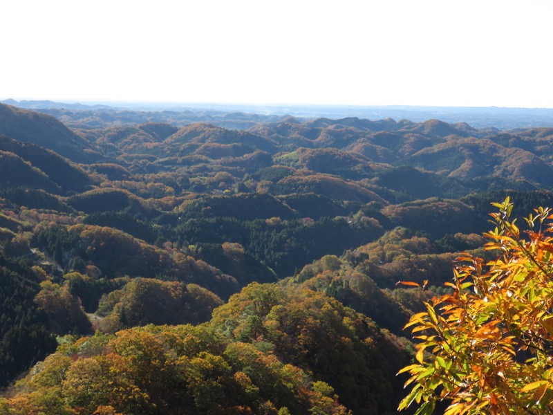 奥久慈・男体山から袋田の滝、奥久慈・男体山、大円地登山口〜山頂、展望岩から