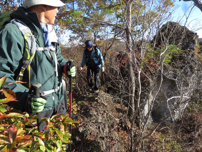 奥久慈・男体山から袋田の滝、男体山山頂〜袋田の滝