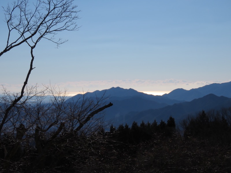 陣馬山,登山