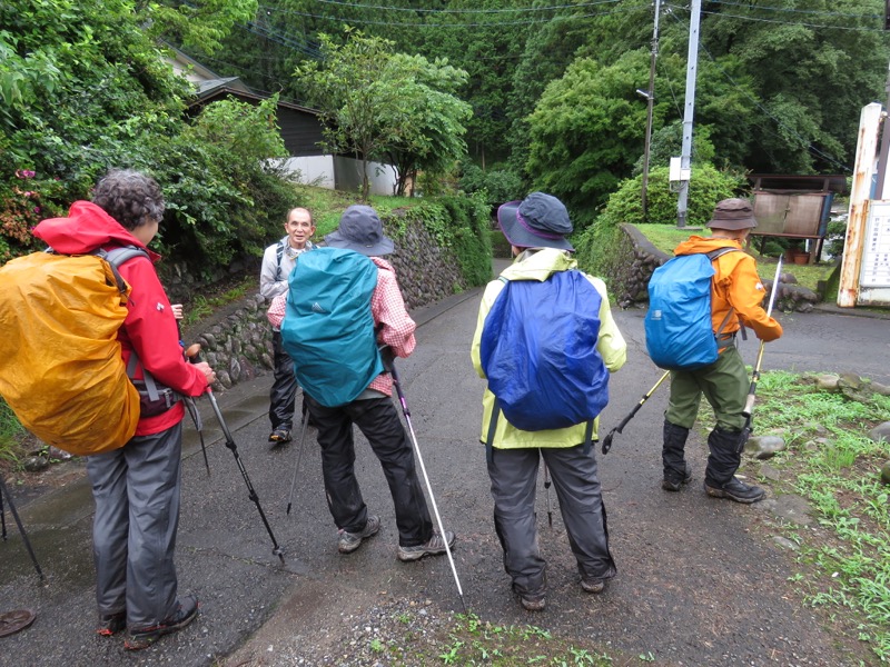 南沢あじさい山登山