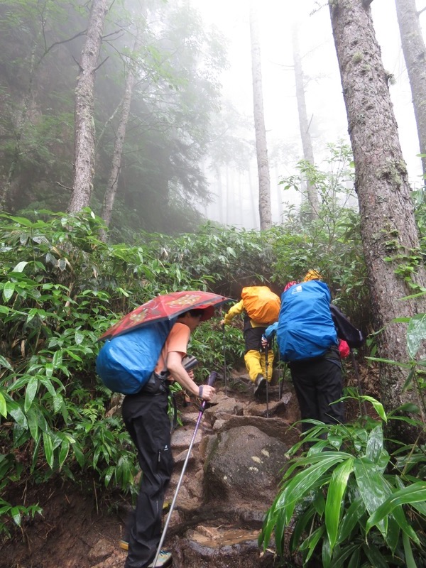 燕岳、登山