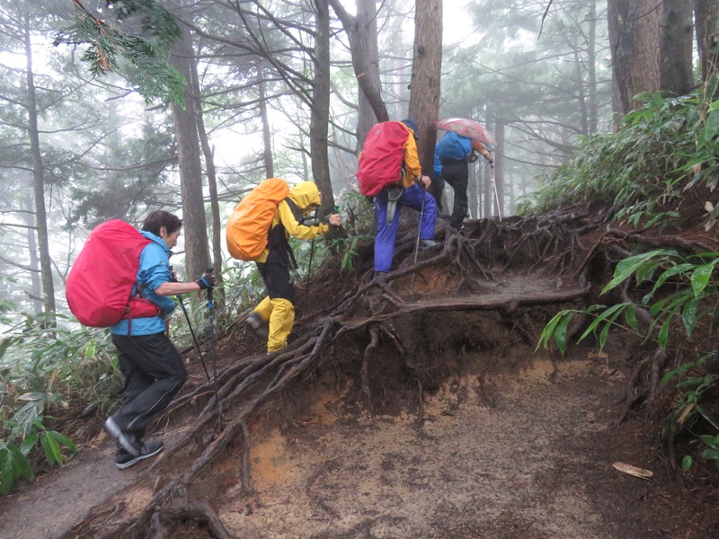 燕岳、登山