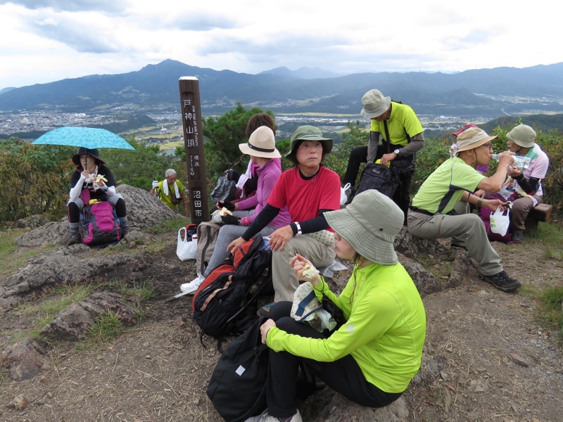 戸神山登山