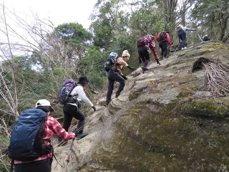 高宕山、山頂下分岐→高宕山、ロープ