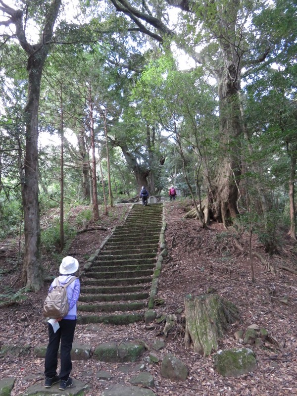 石垣山登山