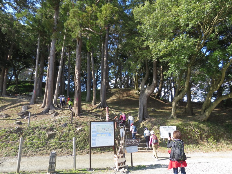 石垣山登山