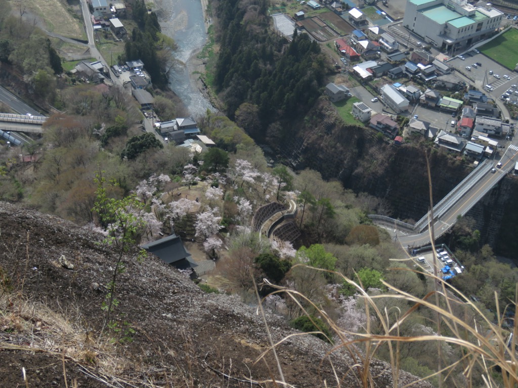 岩殿山