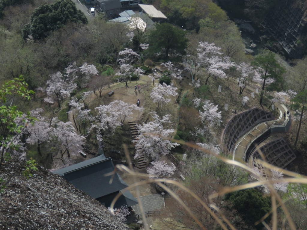 岩殿山