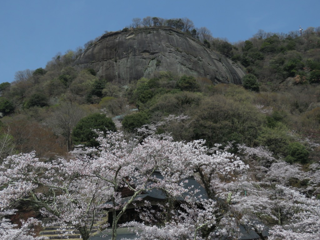 岩殿山