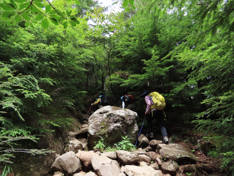 編笠山