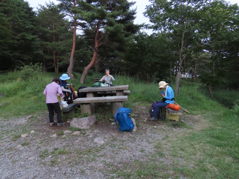 編笠山