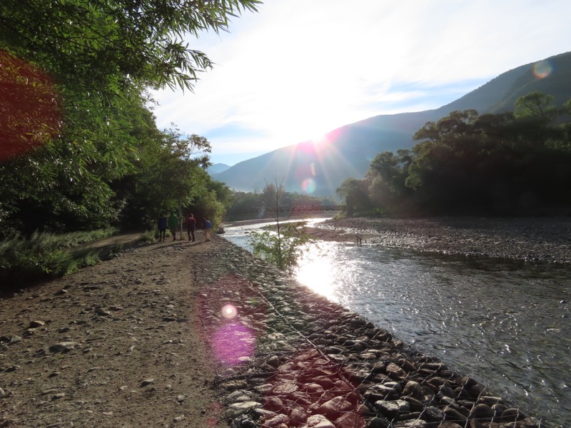 蝶ヶ岳、上高地右岸歩道