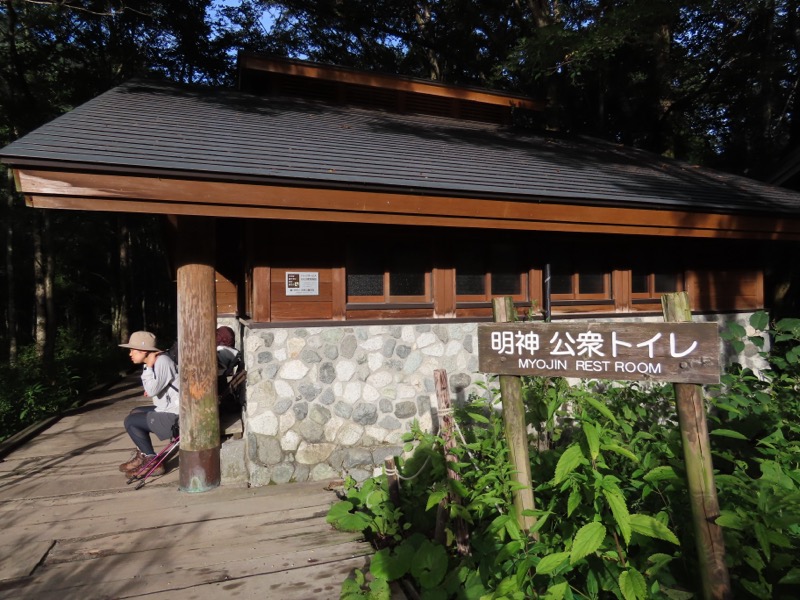 蝶ヶ岳、上高地右岸歩道