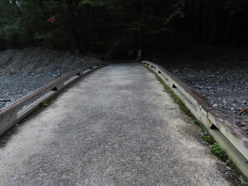 蝶ヶ岳、上高地右岸歩道