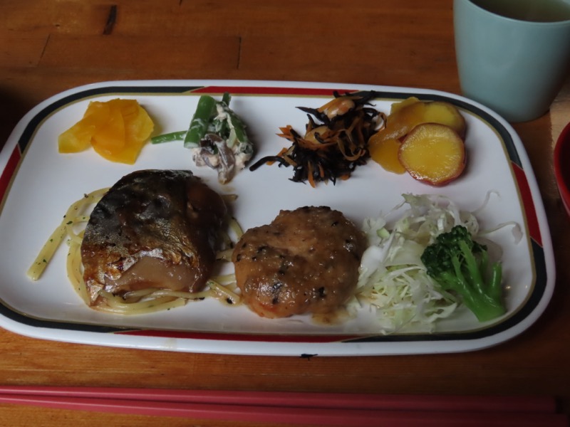 蝶ヶ岳、上高地右岸歩道