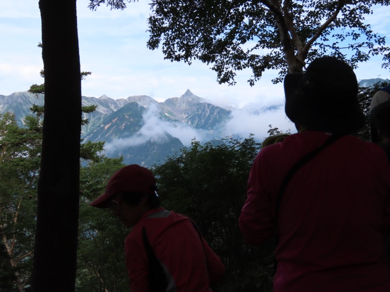 蝶ヶ岳、上高地右岸歩道