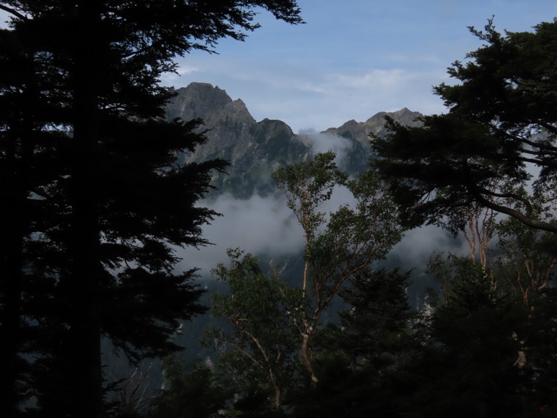 蝶ヶ岳、上高地右岸歩道