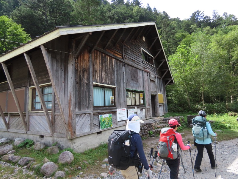 蝶ヶ岳、上高地右岸歩道