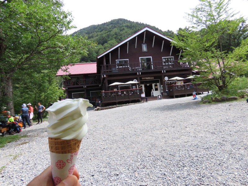 蝶ヶ岳、上高地右岸歩道