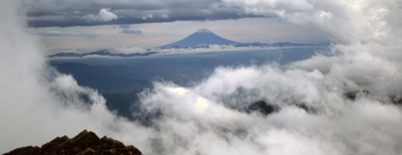 「乾徳山」の富士山