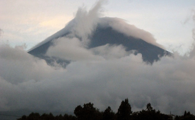 「石割山」の富士山